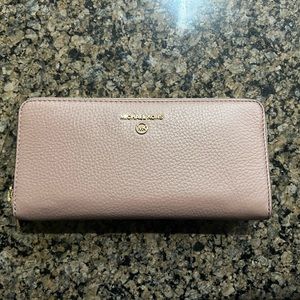 NWT Michael Kors Continental Fawn Wallet